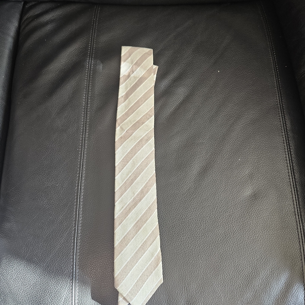 Sondergaard brown white linen tie